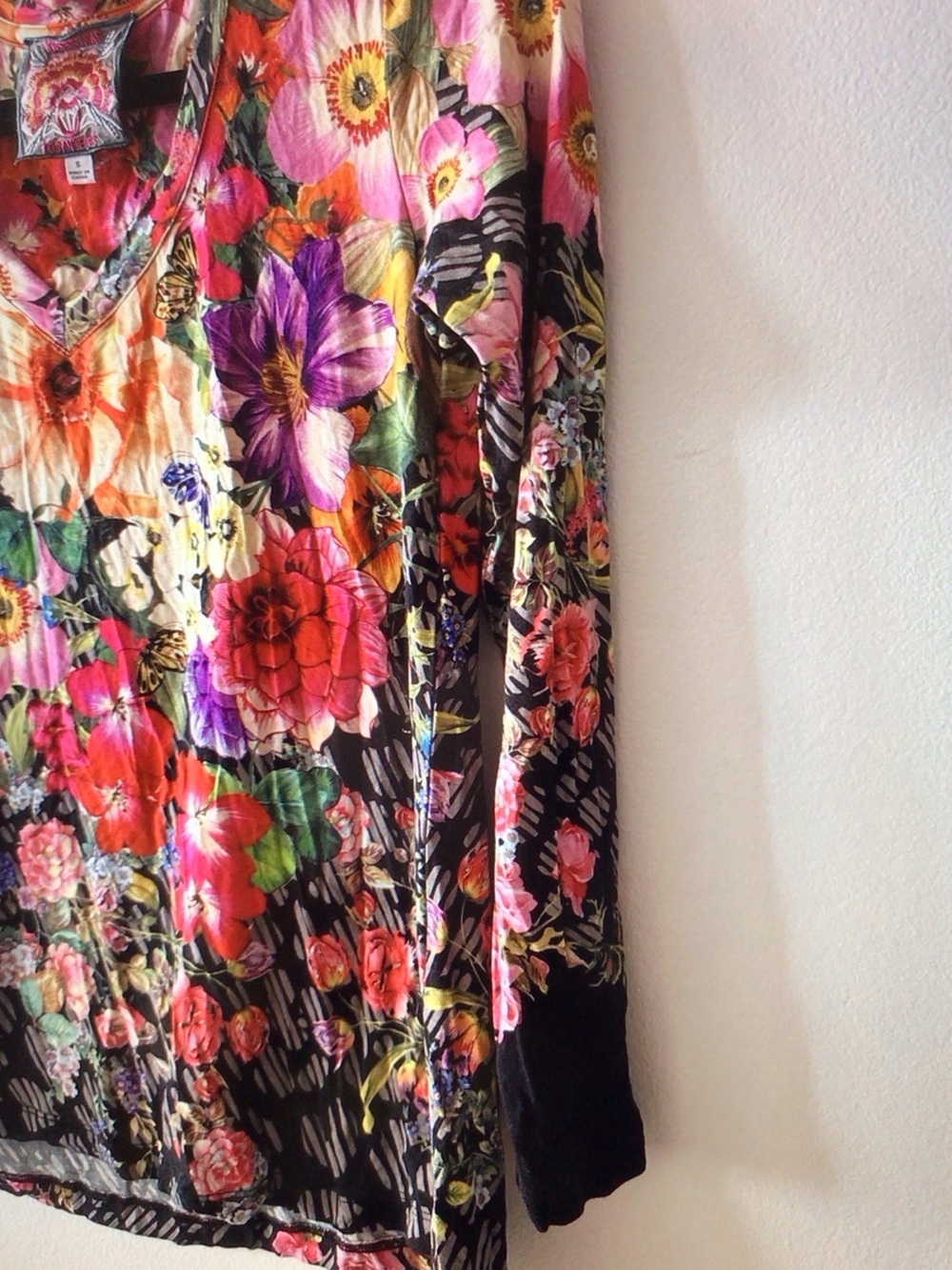 Johnny Was Multicolor Floral V-Neck Long Sleeve Top - Picture 3 of 10